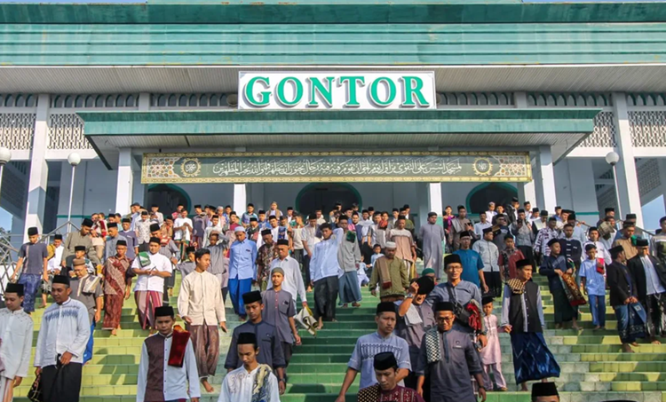  Hadiri Milad Seabad PMD Gontor, Wakil Ketua MPR: Pesantren Pilar Utama Sejarah Bangsa