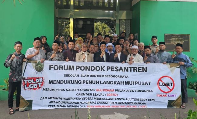  MUI Dapat Dukungan Kuat dari Forum Ponpes dan DKM Terkait Pidana Perilaku LGBT