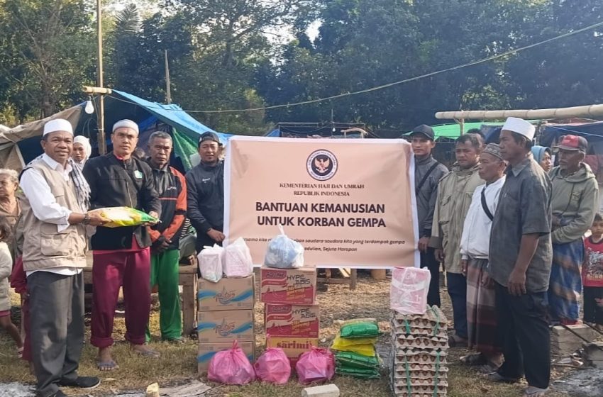  Kemenhaj Salurkan Bantuan Sosial bagi Warga Terdampak Gempa di NTT