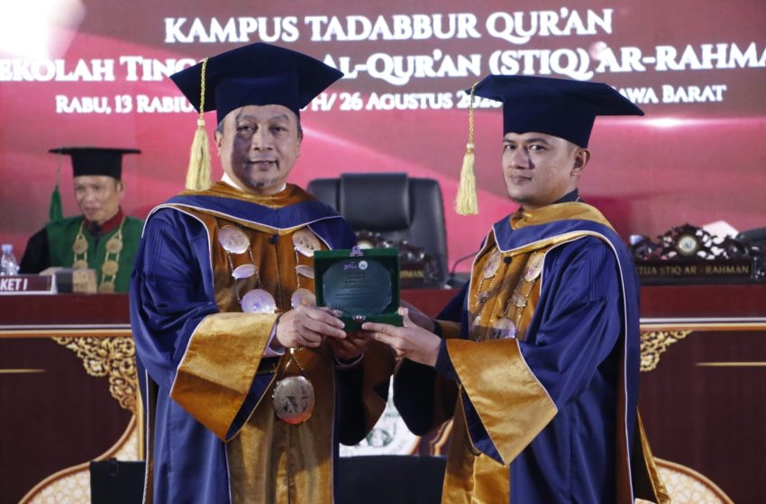  Wisuda V STIQ Ar-Rahman, KH Bachtiar Nasir Gagas Al-Qur’an sebagai Operating System Kehidupan