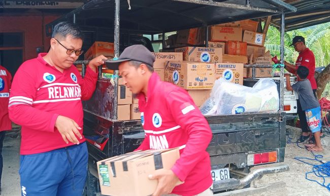  ARM HA IPB Salurkan Bantuan ke Lima Lokasi Bencana NTT