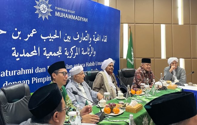  Habib Umar bin Hafiz Kunjungi PP Muhammadiyah, Bahas Sinergi Dakwah dan Aksi untuk Palestina