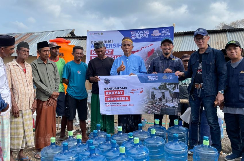  24.200 Liter Air Bersih dari Laznas Dewan Dakwah untuk Pengungsi Gempa Flores